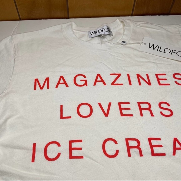 WILDFOX Magazine Lovers Love & Ice Cream Ivory Red Graphic T-Shirt NWT Crewneck - Picture 9 of 9